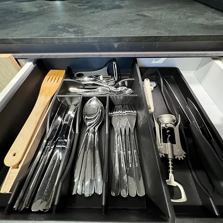 Business And Pleasure Malta Posnania Self Check In 24h *