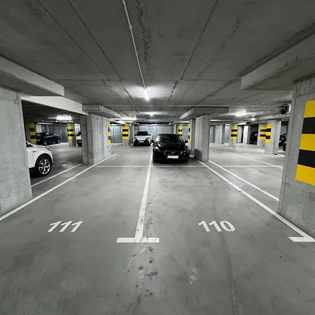 Business And Pleasure Malta Posnania Self Check In 24h * Poznan