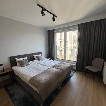 Business And Pleasure Malta Posnania Self Check In 24h * Poznan